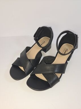 Clarks Black Leather Crisscross Ankle Strap Sandals With Block Heel Size 9.5